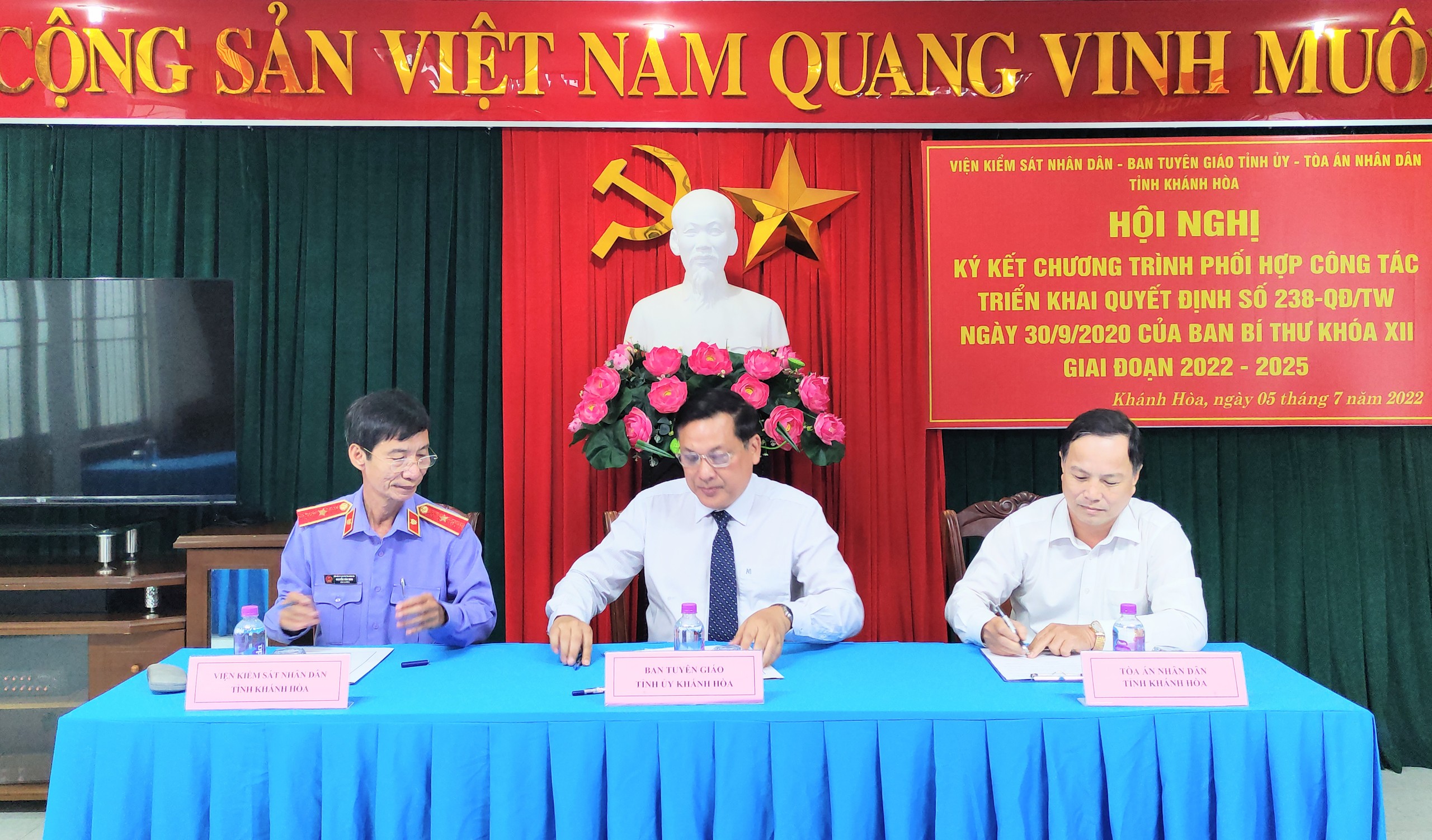 Ban Tuyên giáo Tỉnh ủy và Viện Kiểm sát nhân dân tỉnh, Tòa án nhân dân tỉnh ký kết chương trình phối hợp công tác giai đoạn 2022 - 2025